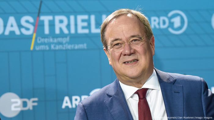 Laschet Und Scholz Streiten Baerbock Wirkt Entspannt Deutschland Dw 12 09 2021