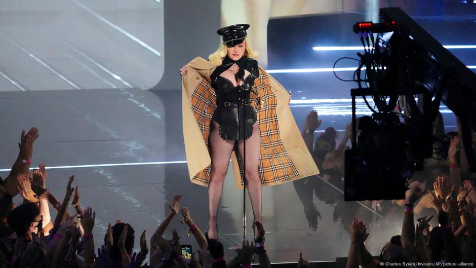 madonna outfit vma 2021