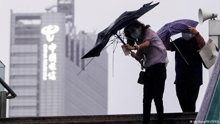 China: Typhoon Chanthu appears to stall offshore – DW – 09/14/2021