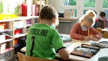 Titel: Hoffnung auf ein normales Schuljahr Ort: Deutschland Schlagwörter: Schule, Corona, Unterricht, Homeschooling, Impfung Datum: 13.09.202
Bildbeschreibung: 