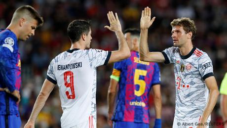 Champions League: Bayern Munich ease to win in Barcelona