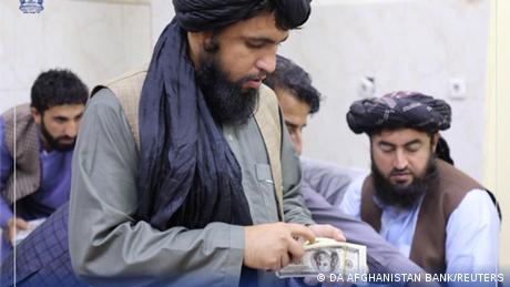 Талибаните твърдят че са открили милиони долари и много злато