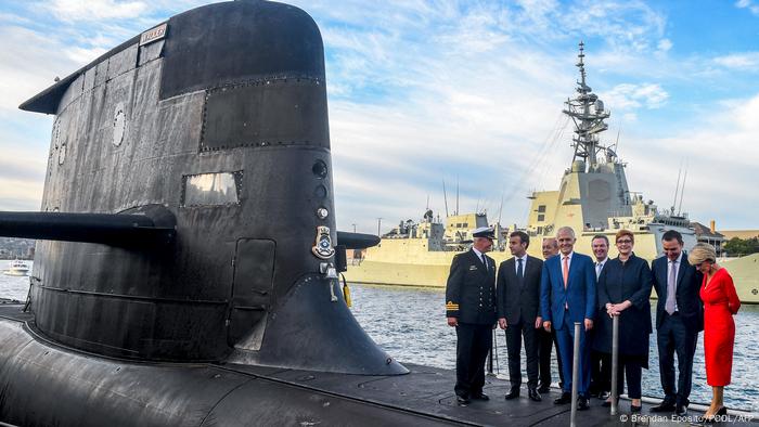 Во мај 2018 година, Емануел Макрон и австралискиот премиер Малком Турнбул се фотографираа на француска подморница, прославувајќи го сега веќе пропаднатиот договор