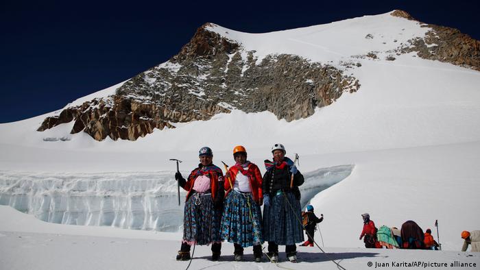 Bolivia | Tres cholitas escaladoras aymara
