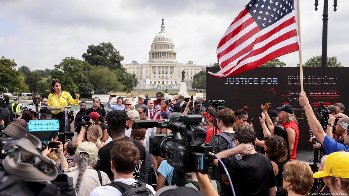 В Вашингтоне сторонники Трампа вышли на митинг к Капитолию – DW – 19.09.2021