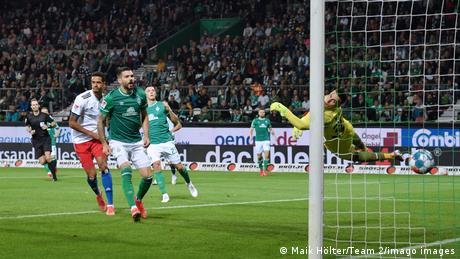 <div>Werder Bremen's big restart suffers derby blow against Hamburg</div>