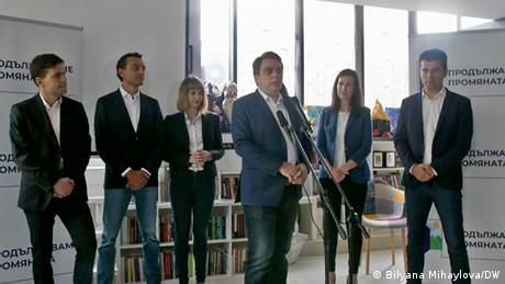 Пионерите на промяната лесно печелят народната любов защото продават  най търсената стока