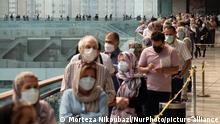 Iran | Coronavirus | Impfkampagne in Teheran