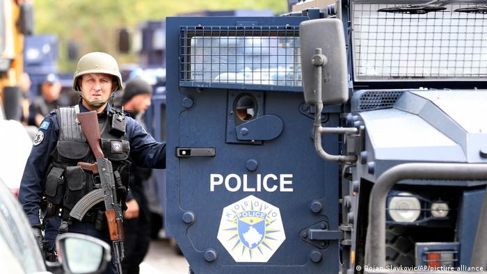 Косовската специјална полициска единица РОСУ на границата со Србија