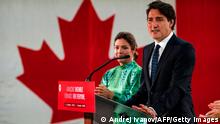 21.09.2021
Canadian Prime Minister Justin Trudeau, flanked by wife Sophie Gregoire-Trudeau, delivers his victory speech after general elections at the Fairmount Queen Elizabeth Hotel in Montreal, Quebec, early on September 21, 2021. - Canadians returned Liberal Prime Minister Justin Trudeau to power on September 20 in hotly contested elections against a rookie conservative leader, but he failed to gain an absolute majority, according to projections by television networks. (Photo by Andrej Ivanov / AFP) (Photo by ANDREJ IVANOV/AFP via Getty Images)