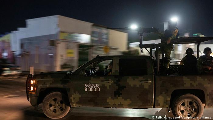 Mexiko USA Grenze l mexikanischen Armee patrouillieren auf der Straße in Ciudad Acuña