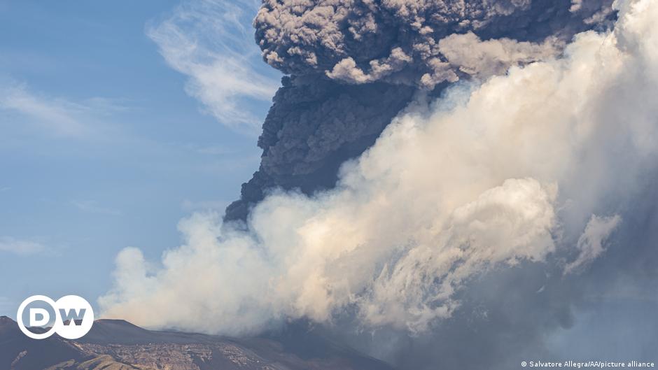 Nuova eruzione del vulcano Etna in Italia |  ultima Europa |  DW