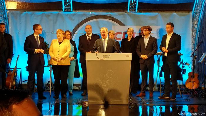 Προεκλογική συγκέντρωση στο Στραλζούντ με Μέρκελ και Λάσετ