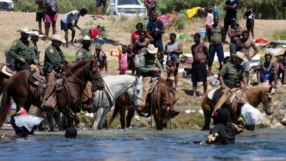 Haitian migrants evacuating a camp on the US-Mexico border |  world |  DW