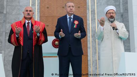 Türkei Ankara | Präsident Erdogan und Ali Erbas beten bei der Eröfffnung des Gerichtsgebäudes