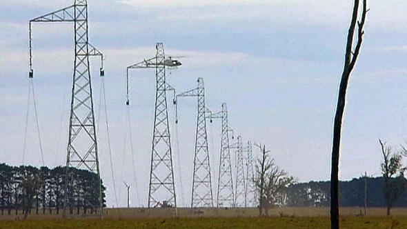 Bau von Stromleitungen (Foto: ZDF)