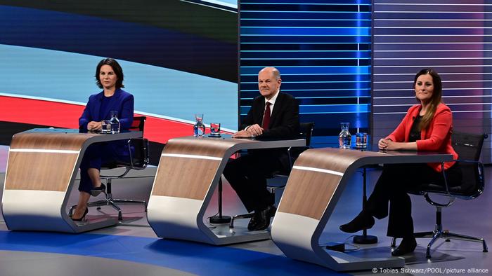 Annalena Berbok, Olaf Scholz and Janine Wissler