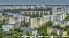 02.09.2019 Wohnsiedlung, Allee der Kosmonauten, Marzahn, Marzahn-Hellersdorf, Berlin, Deutschland