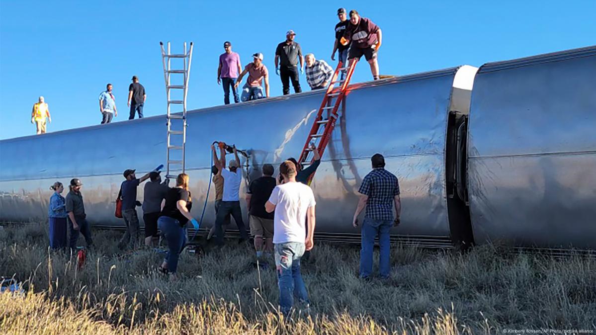 Ee Uu Al Menos Tres Muertes En Descarrilamiento De Tren Dw 26092021 