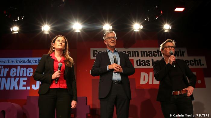 Los líderes de La Izquierda, Susanne Hennig-Wellsow, Janine Wissler y Dietmar Bartsch, comparecen tras los primeros sondeos.