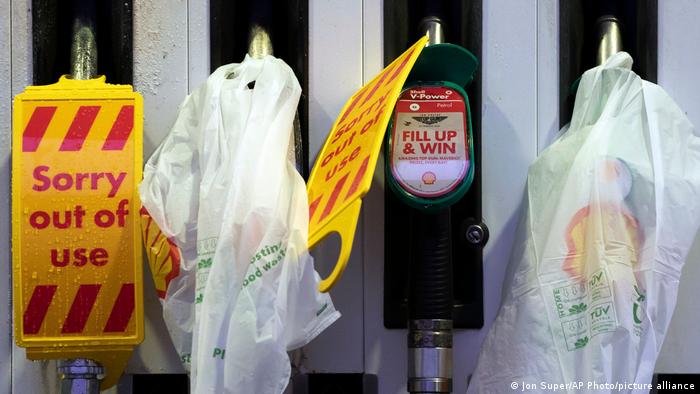 Невиждана досега криза във Великобритания - остра липса на шофьори,