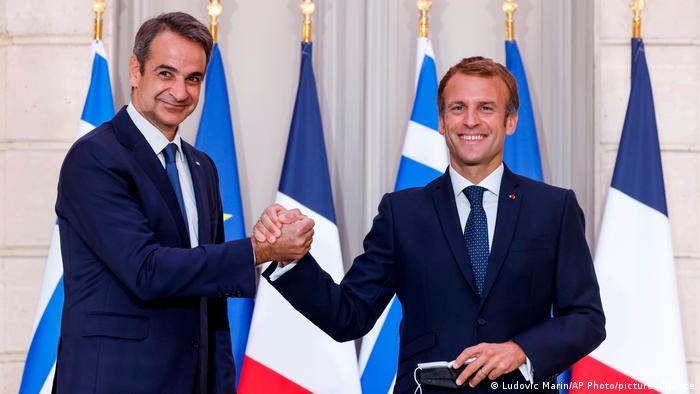 Yunanistan ve Fransa liderleri Mitsotakis ve Macron 28 Eylül'de savunma alımlarını da kapsayan mutabakata imza atmıştı.