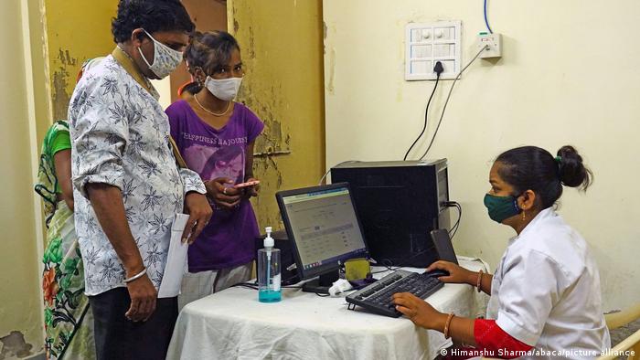 Centro de vacunación en Rajastán, India.