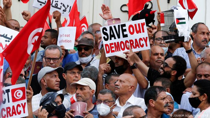 Tunesien Tunis politische Krise | Proteste gegen Präsident Kais Said