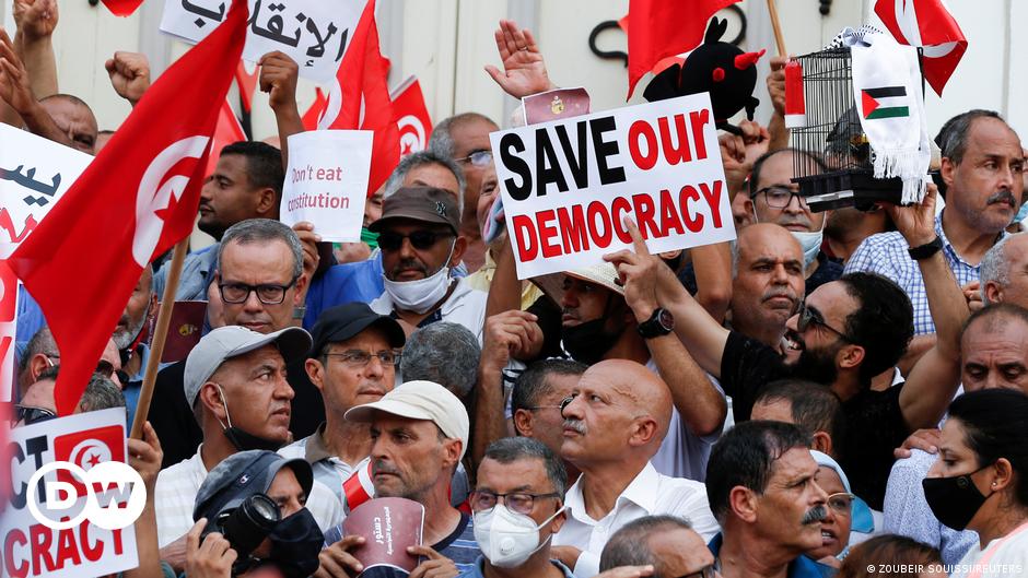 Tunesien: Opposition lehnt sich gegen die Machtergreifung des Präsidenten auf