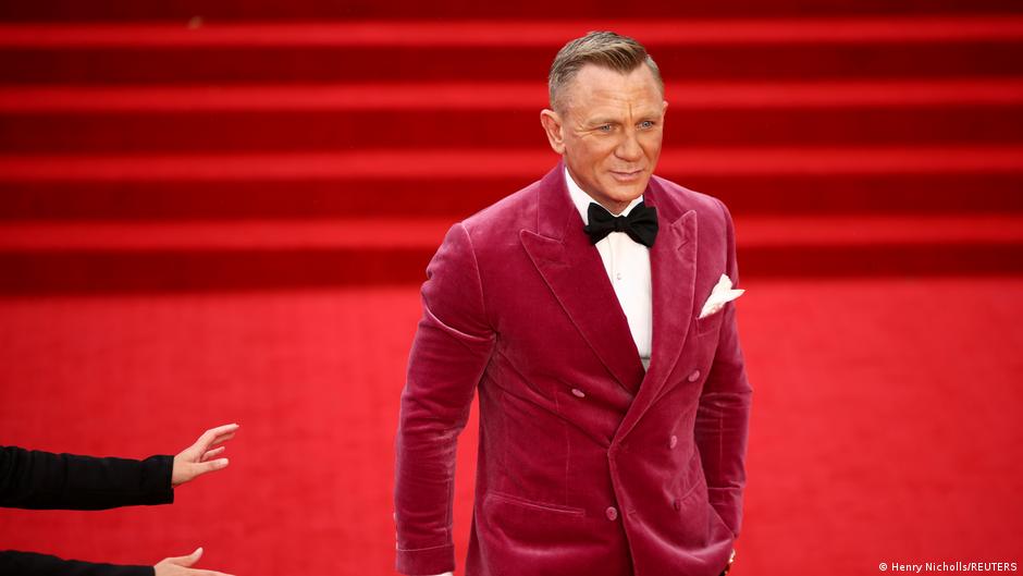 CATWOMAN: HUNTED DOWNLOAD FILMYZILLA COM