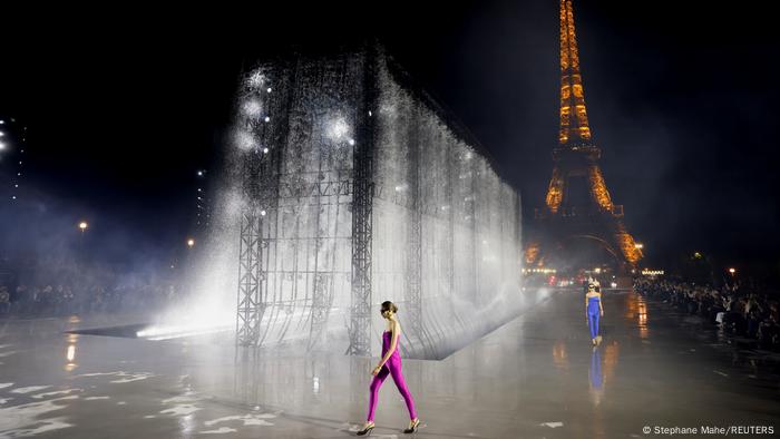 saint laurent eiffel tower show