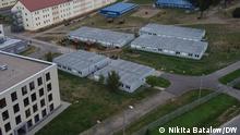 Flüchtlinge aus verschiedenen Ländern (Irak, Syrien, Afghanistan), die durch Weißrussland nach Deutschland gekommen sind, wohnen in der Stadt Eisenhüttenstadt im Bundesland Brandenburg.
DW, Nikita Batalow, September 2021