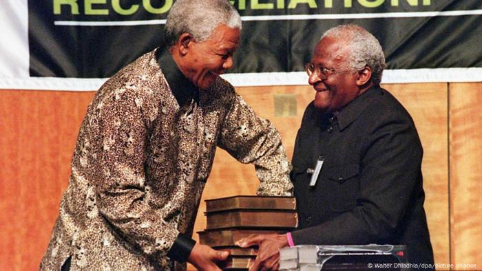 Südafrika Desmond Tutu und Nelson Mandela Bericht Wahrheitskommision