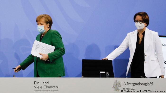 Deutschland | PK Merkel und Widmann-Mauz