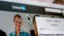 --FILE--A netizen browses the website of professional social networking site LinkedIn in Guangzhou city, south China's Guangdong province, 14 June 2016. LinkedIn, a US-based networking website, said in a report that the return of talent to China has shown an increasing trend in recent years, and staff in the finance and technology industries are still in hot demand. Although people aged 20-29 are still the main group of returnees, their proportion of the total population of overseas returnees fell from 79.7 percent in 2013 to 52.2 percent in 2017, according to the report LinkedIn sent to the Global Times on Thursday (14 June 2018). The share of returnees aged 30-40 almost doubled from 16.5 percent in 2013 to 30.6 percent in 2017, the report said. The report noted that this group has worked overseas for many years and has a wealth of experience. After returning to China, such people have taken senior management positions and many became the backbone of these businesses.