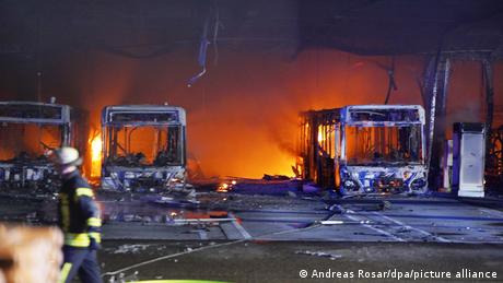Deutschland I Brand im Busdepot der Stuttgarter Verkehrsbetiebe