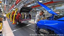 28.08.2019, Der SUV Grandland X wird im Opel-Werk Eisenach montiert. In der bisher auf Kleinwagen spezialisierten Autofabrik in Eisenach startete an diesem Tag die Produktion des Stadtgeländewagens Grandland. Für den SUV, der bisher in Frankreich gebaut wird, nutzt Opel eine PSA-Plattform. Das Eisenacher Werk mit derzeit noch 1400 Beschäftigten hatte bis zur Investitionsentscheidung für den Grandland im Juni 2018 auf der Kippe gestanden.