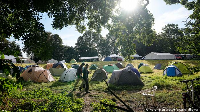 Camp de militants pour le climat près de la mine de charbon à ciel ouvert de Garzweiler à Luetzerath, dans l'ouest de l'Allemagne