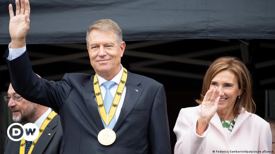 Rumäniens Präsident Iohannis mit Karlspreis geehrt