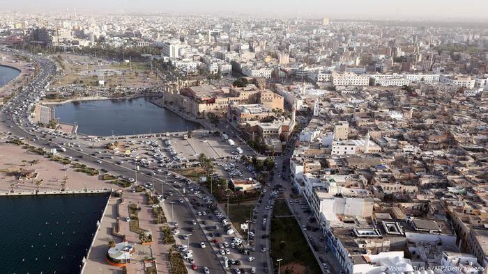تستقطب صالات عصرية لألعاب الفيديو قرب طرابلس المزيد من الشباب