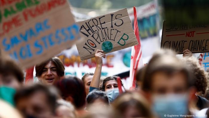 Il cambiamento climatico è salito in modo significativo nell'agenda politica tra le proteste di massa negli ultimi anni.