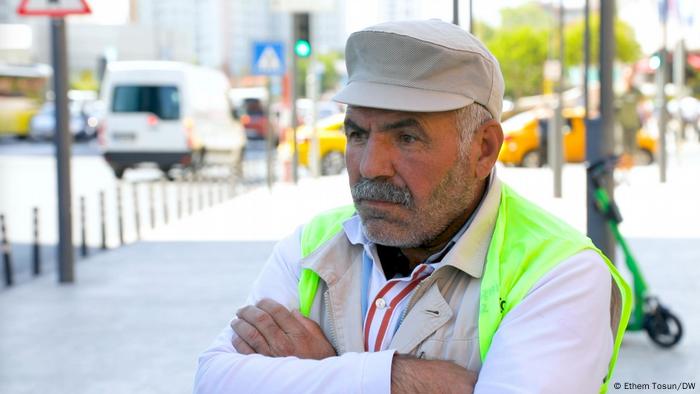 Sadık Gergin, Rönesans Holding'in yüklenici firması olduğu TOKİ'nin şantiyesinde çalışan ve maaşını alamayan yüzlerce işçiden sadece biri.