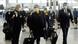 Funcionários da Lufthansa em aeroporto Funcionários da Lufthansa em aeroporto