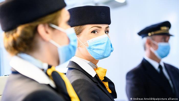 Deutschland Lufthansa Coronavirus Mundschutz