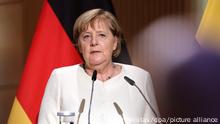 Bundeskanzlerin Angela Merkel (CDU) spricht beim Festakt zum Tag der Deutschen Einheit in der Händel-Halle. In der Saalestadt finden die zentralen Feierlichkeiten zum Tag der Deutschen Einheit statt. Begleitet werden die Festlichkeiten von einer Ausstellung in der Innenstadt, der EinheitsExpo.