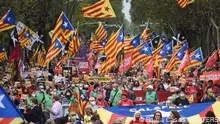 Catalan separatist supporters demonstrate on the fourth anniversary of the region's failed declaration of independence from Spain, in Barcelona, Spain, October 3, 2021. REUTERS/Bruna Casas NO RESALES. NO ARCHIVES