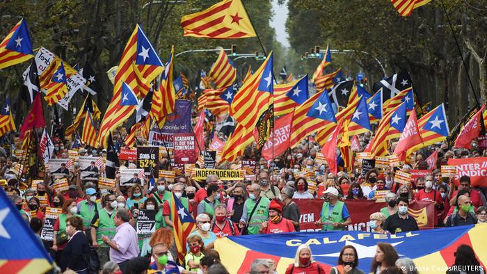 Catalan separatist supporters demonstrated in Barcelona