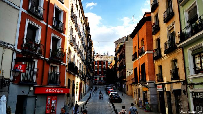 Calle en blanco en Madrid