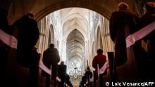 14.3.2021, Lucon***
Believers attend a mass in the Cathedral of Lucon, western France, on March 14, 2021, organized after the unveiling ceremony of a plaque in tribute to children victims of sexual abuse by priests. (Photo by LOIC VENANCE / AFP)