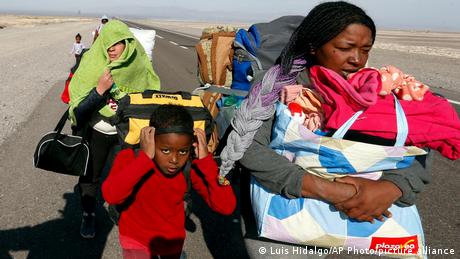Ежедневно в Чили пристигат стотици мигранти от Венецуела Те минават